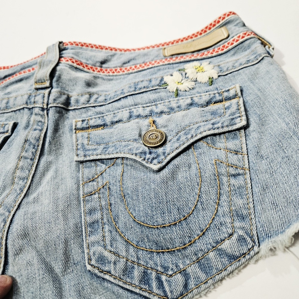 True Religion Cut Off Joey Shorts Floral Embellished Denim Women's Size 31 - Picture 7 of 8